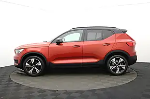 Used 2021 Volvo XC40 Recharge Twin Fusion Red - Interior and Exterior details 7