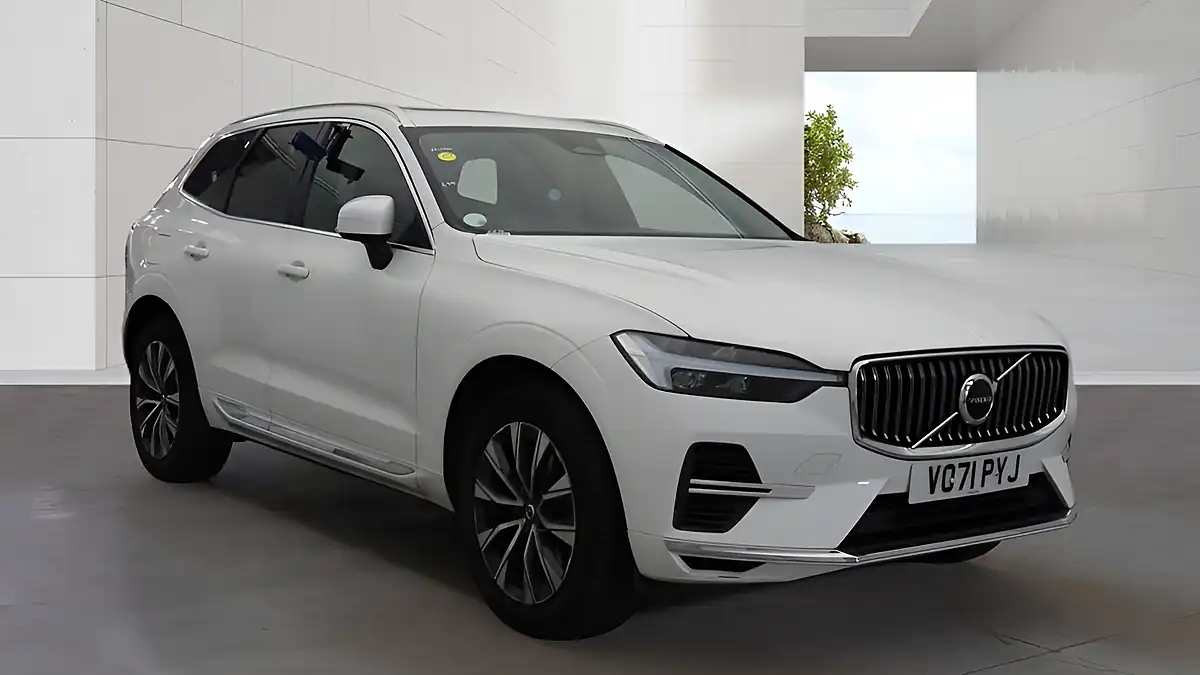 Used 2021 Volvo XC60 Inscription Expression White - Front View