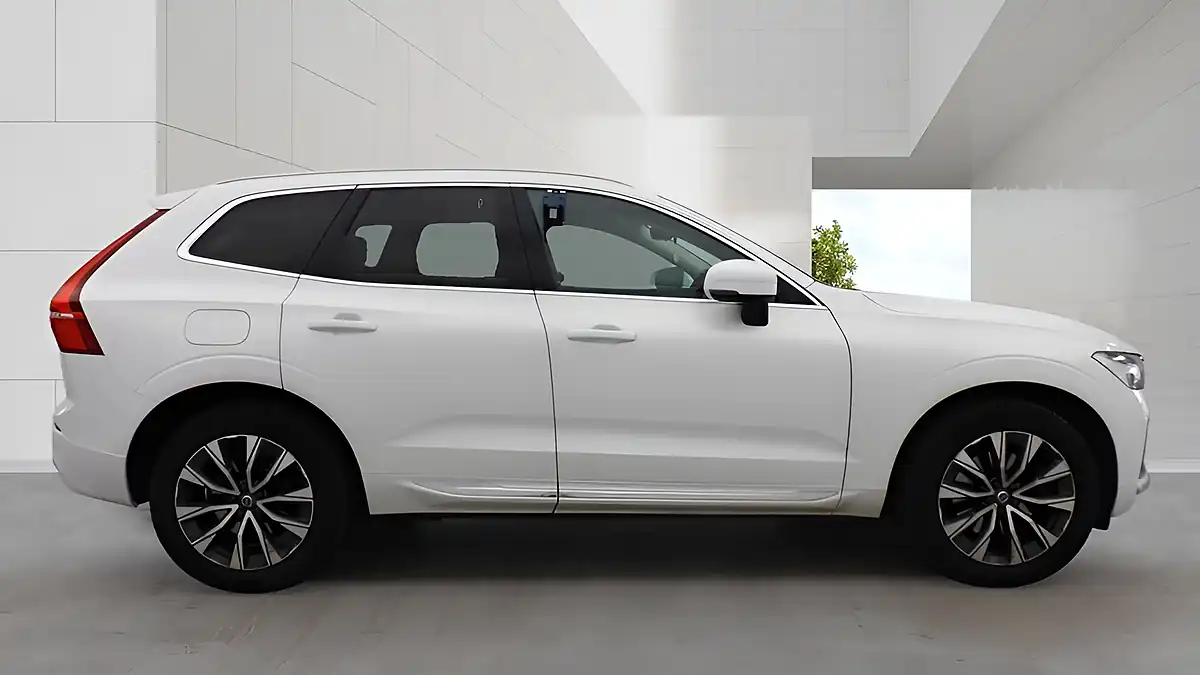 Used 2021 Volvo XC60 Inscription Expression White - Interior and Exterior details 5