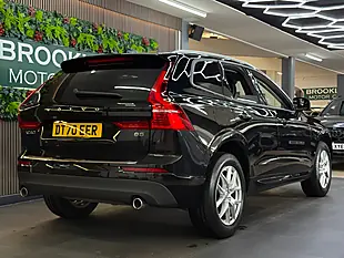 Used 2021 Volvo XC60 Momentum Black - Interior and Exterior details 10
