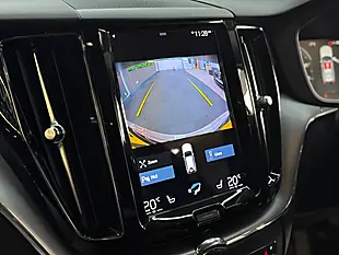 Used 2021 Volvo XC60 Momentum Black - Interior and Exterior details 16
