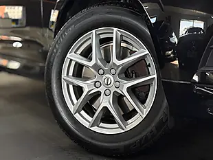 Used 2021 Volvo XC60 Momentum Black - Interior and Exterior details 6