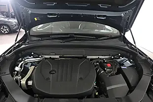 Used 2021 Volvo XC60 Momentum Blue - Interior and Exterior details 10