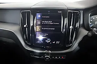 Used 2021 Volvo XC60 Momentum Blue - Interior and Exterior details 13