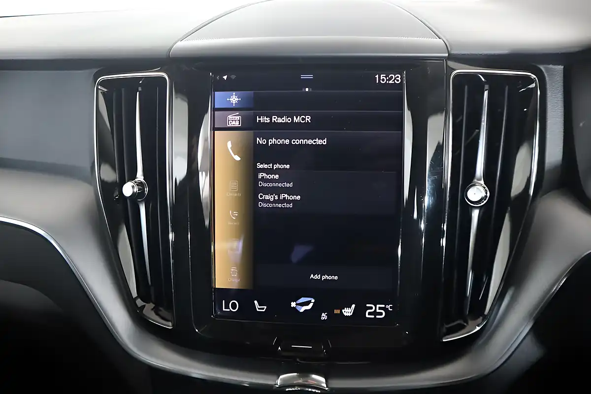 Used 2021 Volvo XC60 Momentum Blue - Interior and Exterior details 15