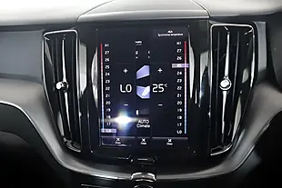 Used 2021 Volvo XC60 Momentum Blue - Interior and Exterior details 16