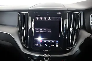 Used 2021 Volvo XC60 Momentum Blue - Interior and Exterior details 17