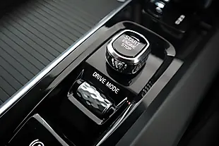 Used 2021 Volvo XC60 Momentum Blue - Interior and Exterior details 18