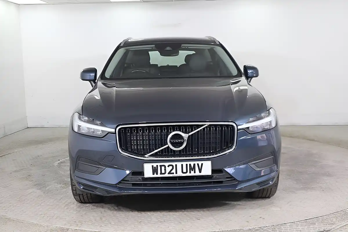 Used 2021 Volvo XC60 Momentum Blue - Interior and Exterior details 2
