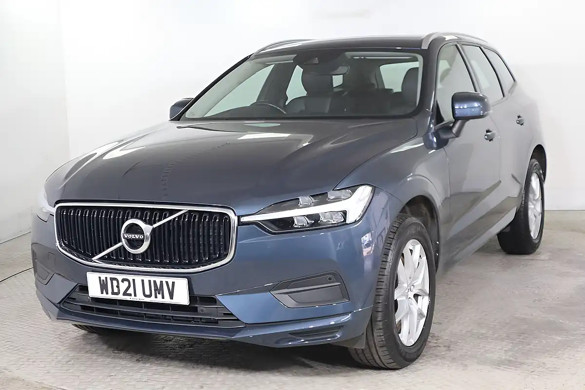 Used 2021 Volvo XC60 Momentum Blue - Interior and Exterior details 3