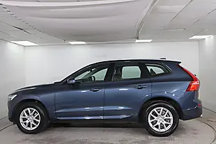 Used 2021 Volvo XC60 Momentum Blue - Interior and Exterior details 8