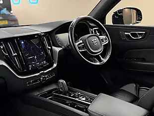 Used 2021 Volvo XC60 R-Design Blue - Interior and Exterior details 14