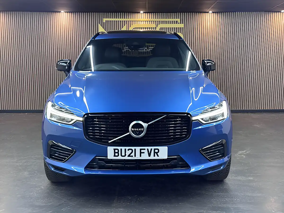 Used 2021 Volvo XC60 R-Design Blue - Interior and Exterior details 2
