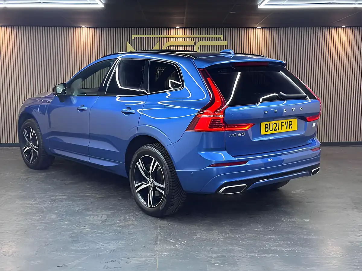 Used 2021 Volvo XC60 R-Design Blue - Interior and Exterior details 8
