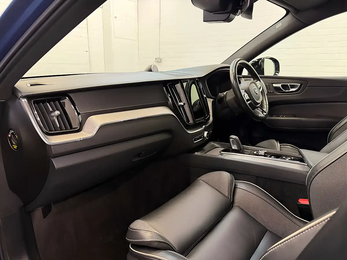 Used 2021 Volvo XC60 R-Design Pro Bursting Blue - Interior and Exterior details 19