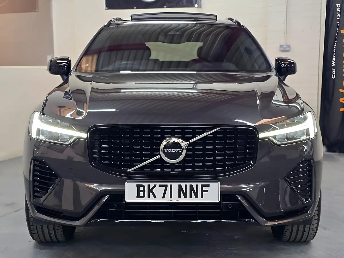 Used 2021 Volvo XC60 R-Design Pro Grey - Interior and Exterior details 10