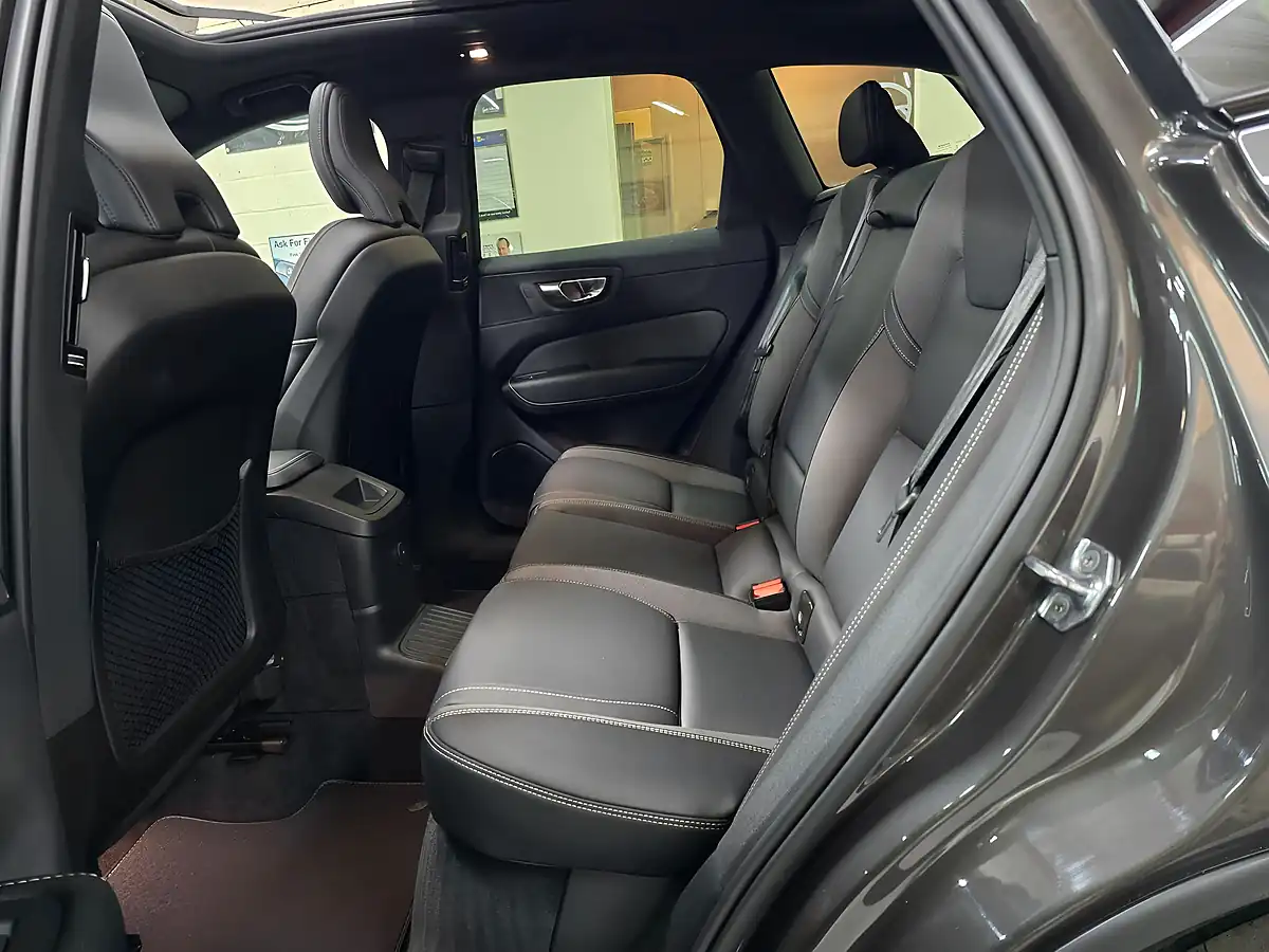 Used 2021 Volvo XC60 R-Design Pro Grey - Interior and Exterior details 13