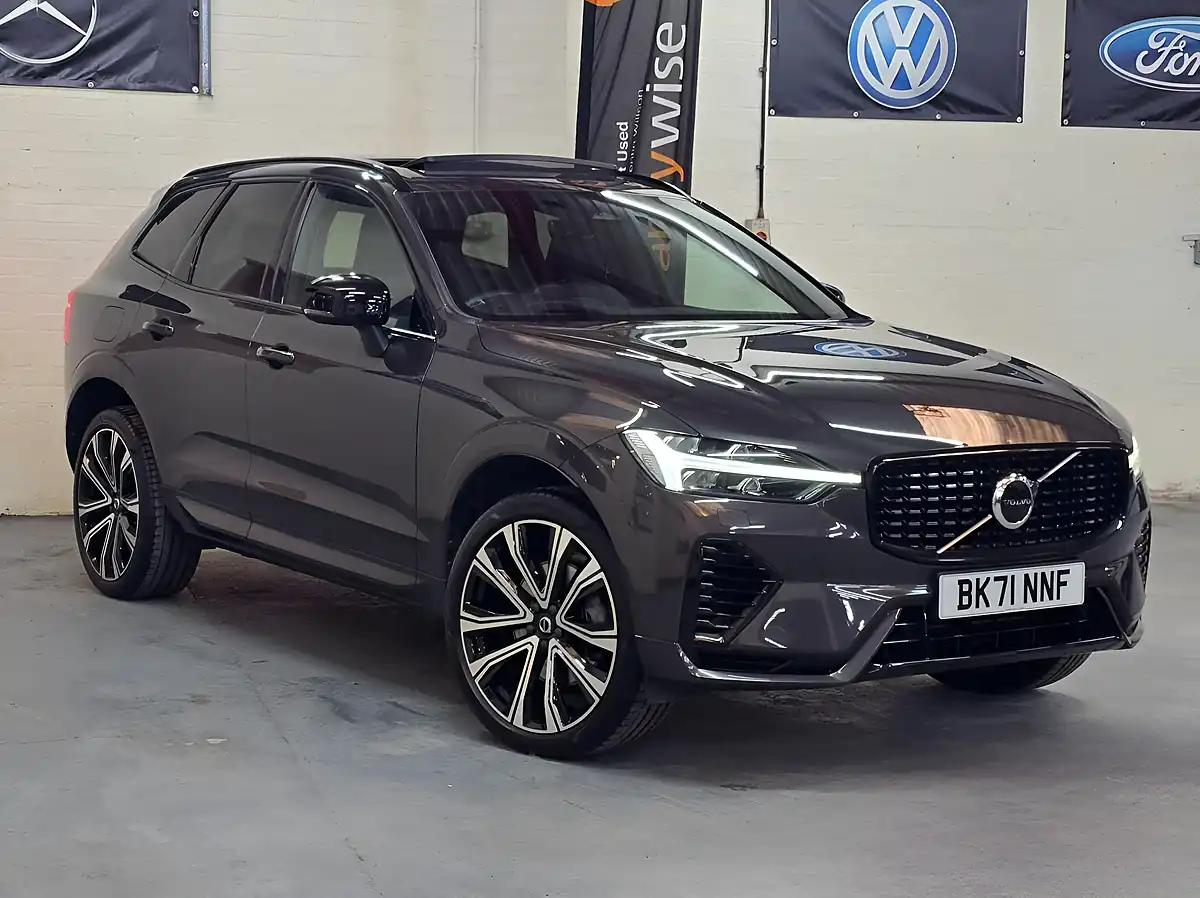 Used 2021 Volvo XC60 R-Design Pro Grey - Interior and Exterior details 3