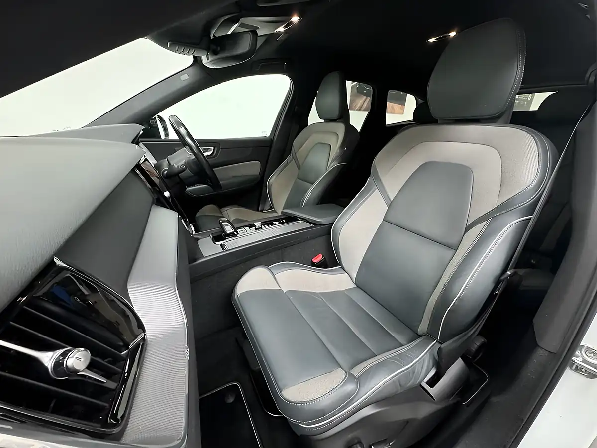 Used 2021 Volvo XC60 R-Design White - Interior and Exterior details 11