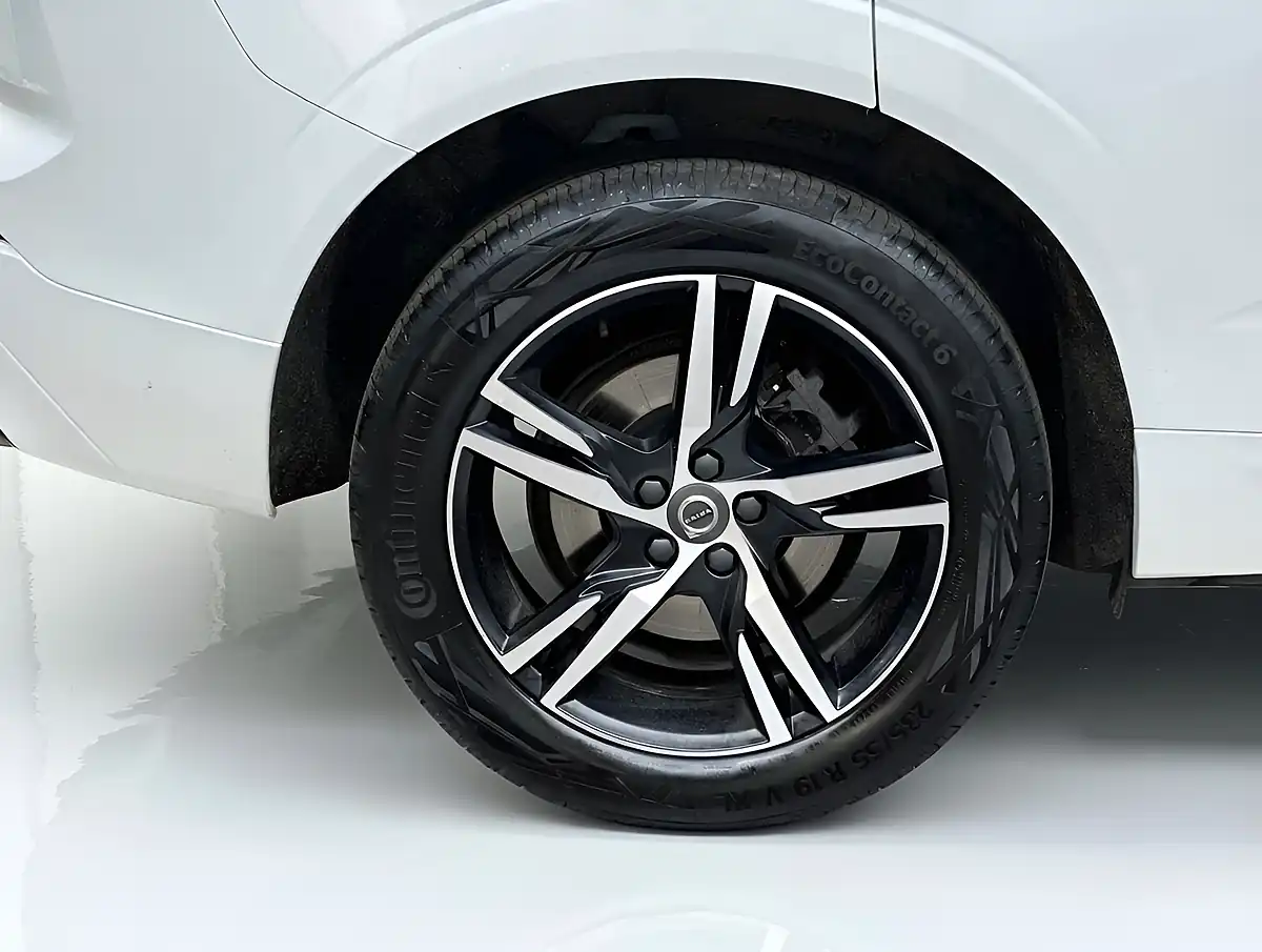 Used 2021 Volvo XC60 R-Design White - Interior and Exterior details 16