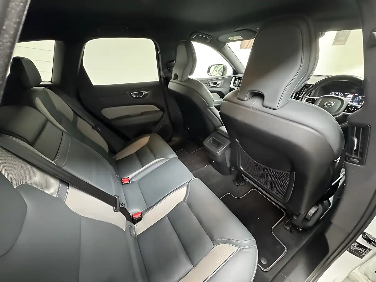 Used 2021 Volvo XC60 R-Design White - Interior and Exterior details 8
