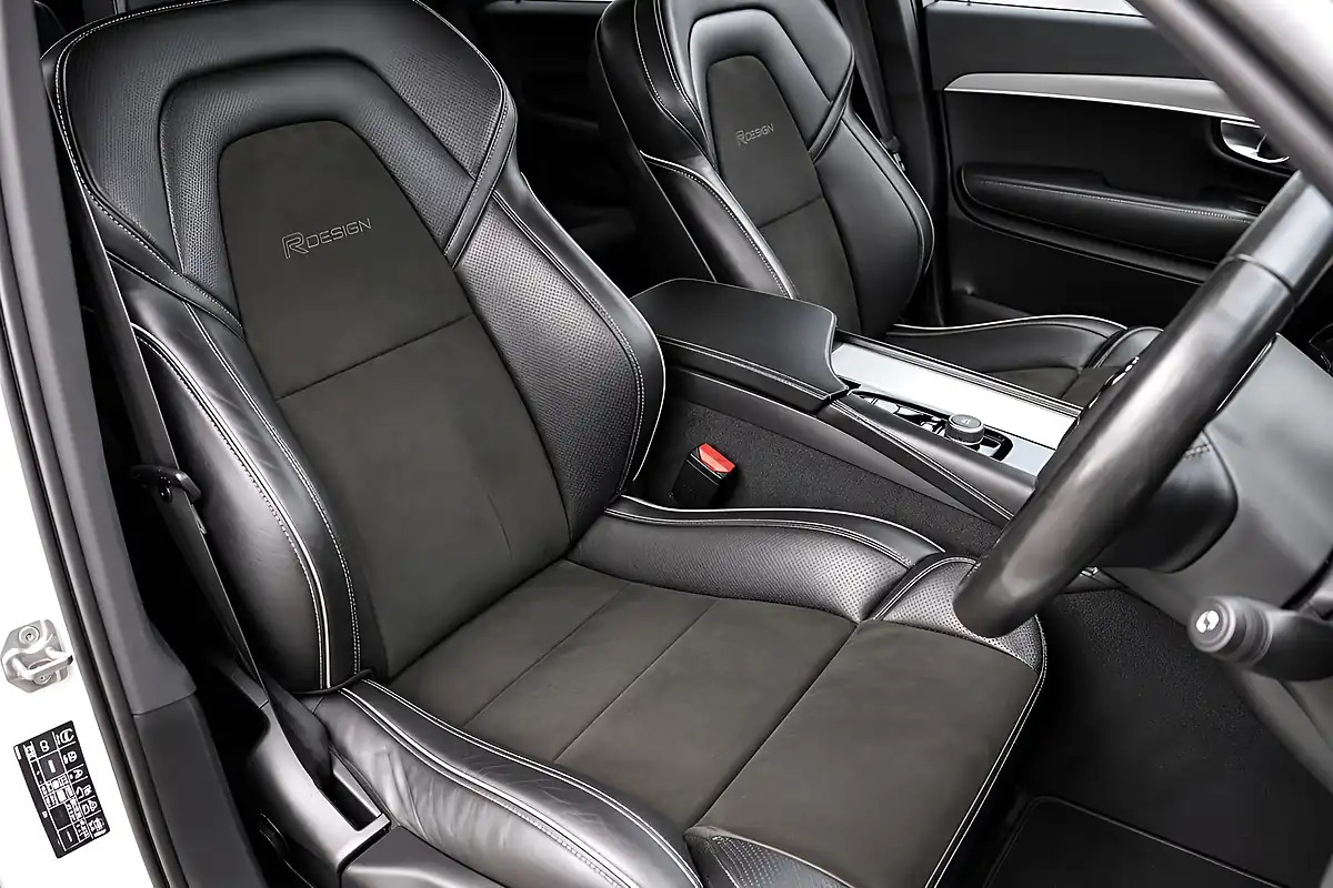 Used 2021 Volvo XC90 Ice White - Interior and Exterior details 12