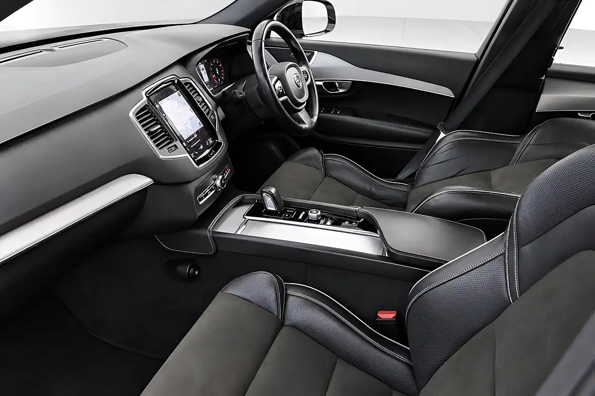 Used 2021 Volvo XC90 Ice White - Interior and Exterior details 13