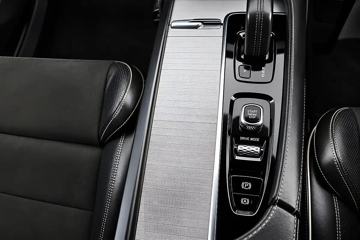 Used 2021 Volvo XC90 Ice White - Interior and Exterior details 14