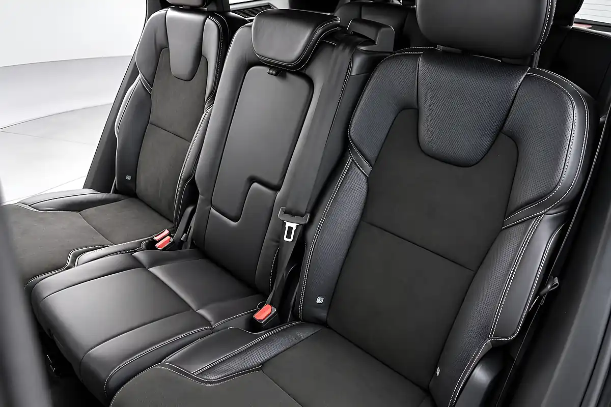 Used 2021 Volvo XC90 Ice White - Interior and Exterior details 15