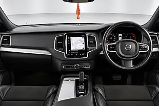Used 2021 Volvo XC90 Ice White - Interior and Exterior details 17