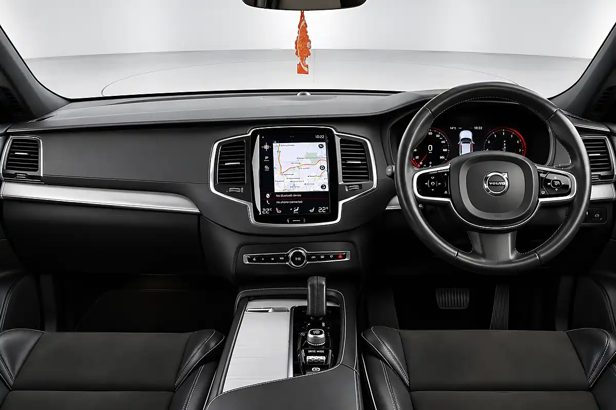Used 2021 Volvo XC90 Ice White - Interior and Exterior details 17