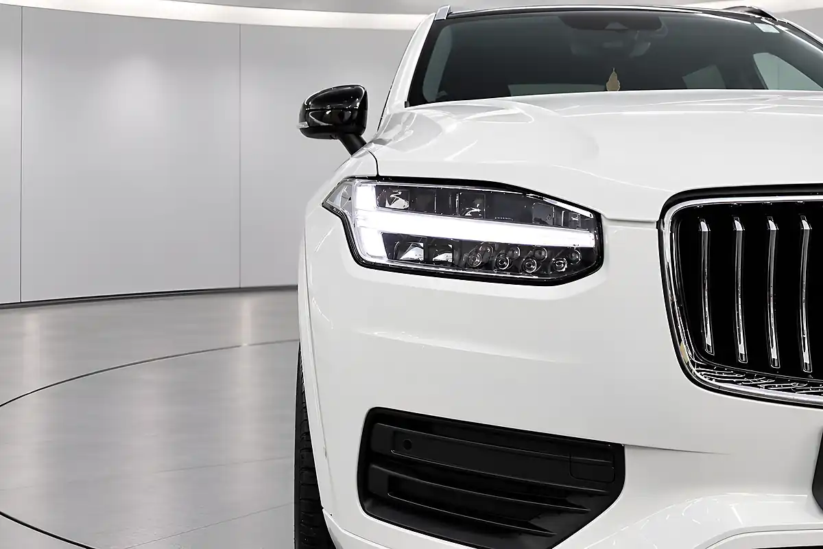 Used 2021 Volvo XC90 Ice White - Interior and Exterior details 2