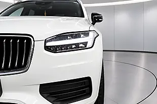 Used 2021 Volvo XC90 Ice White - Interior and Exterior details 4