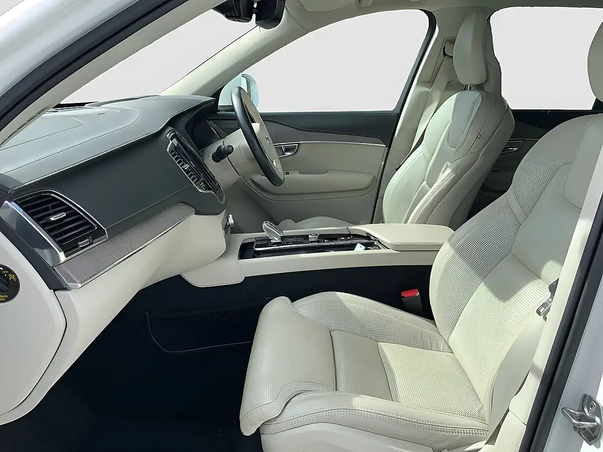 Used 2021 Volvo XC90 Inscription Pearl - Interior and Exterior details 11