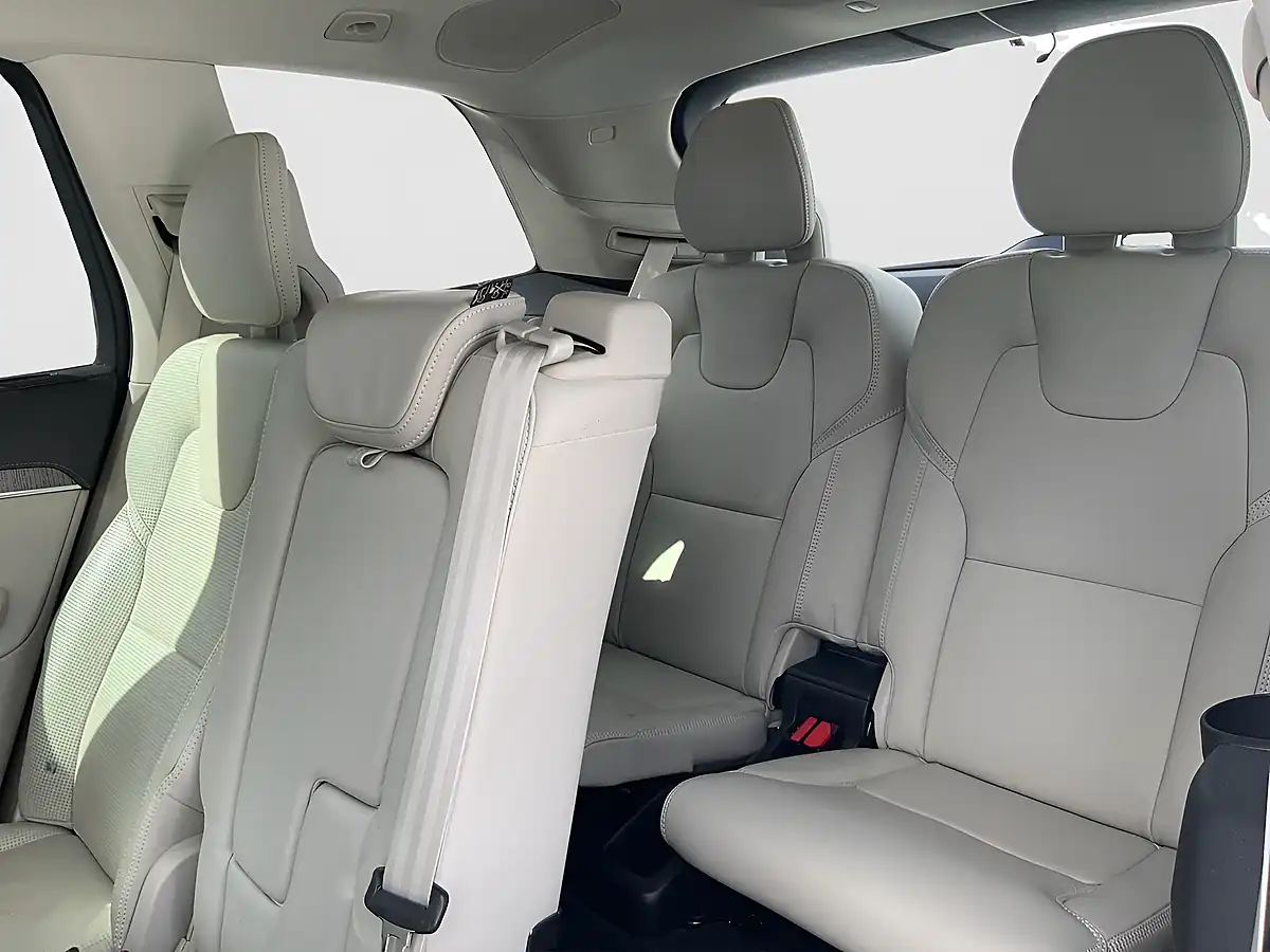Used 2021 Volvo XC90 Inscription Pearl - Interior and Exterior details 14