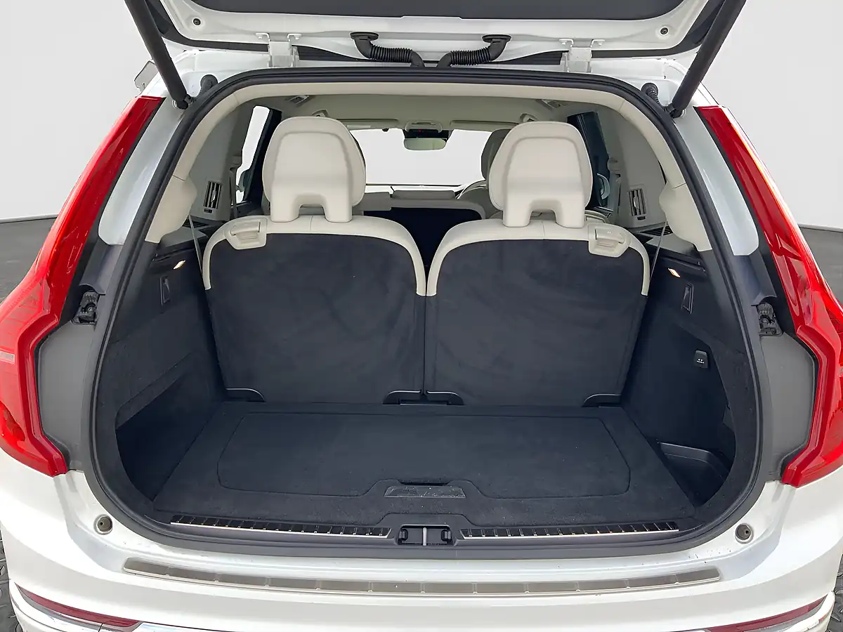 Used 2021 Volvo XC90 Inscription Pearl - Interior and Exterior details 15