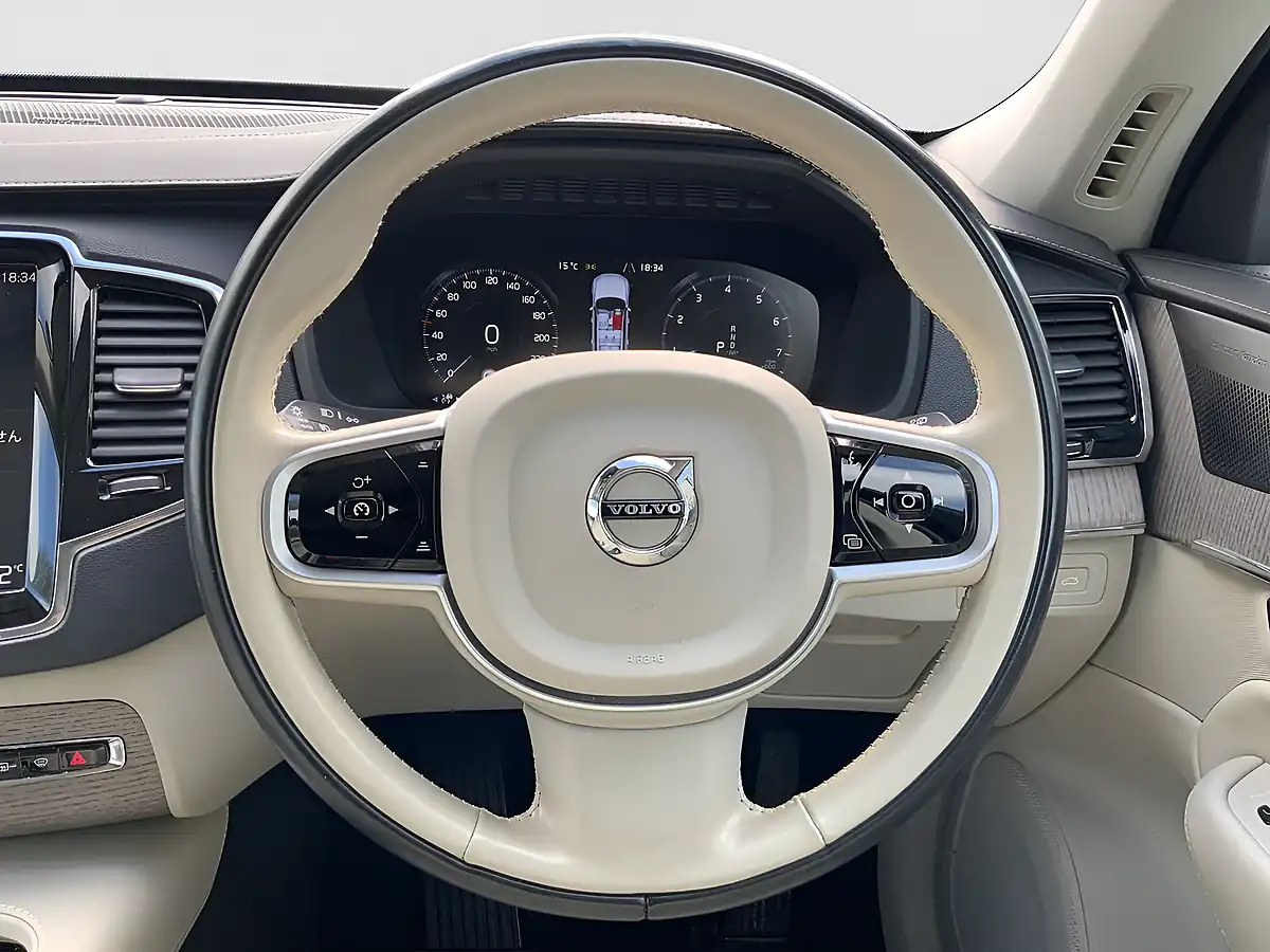 Used 2021 Volvo XC90 Inscription Pearl - Interior and Exterior details 8