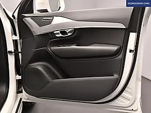 Used 2021 Volvo XC90 Momentum White - Interior and Exterior details 13