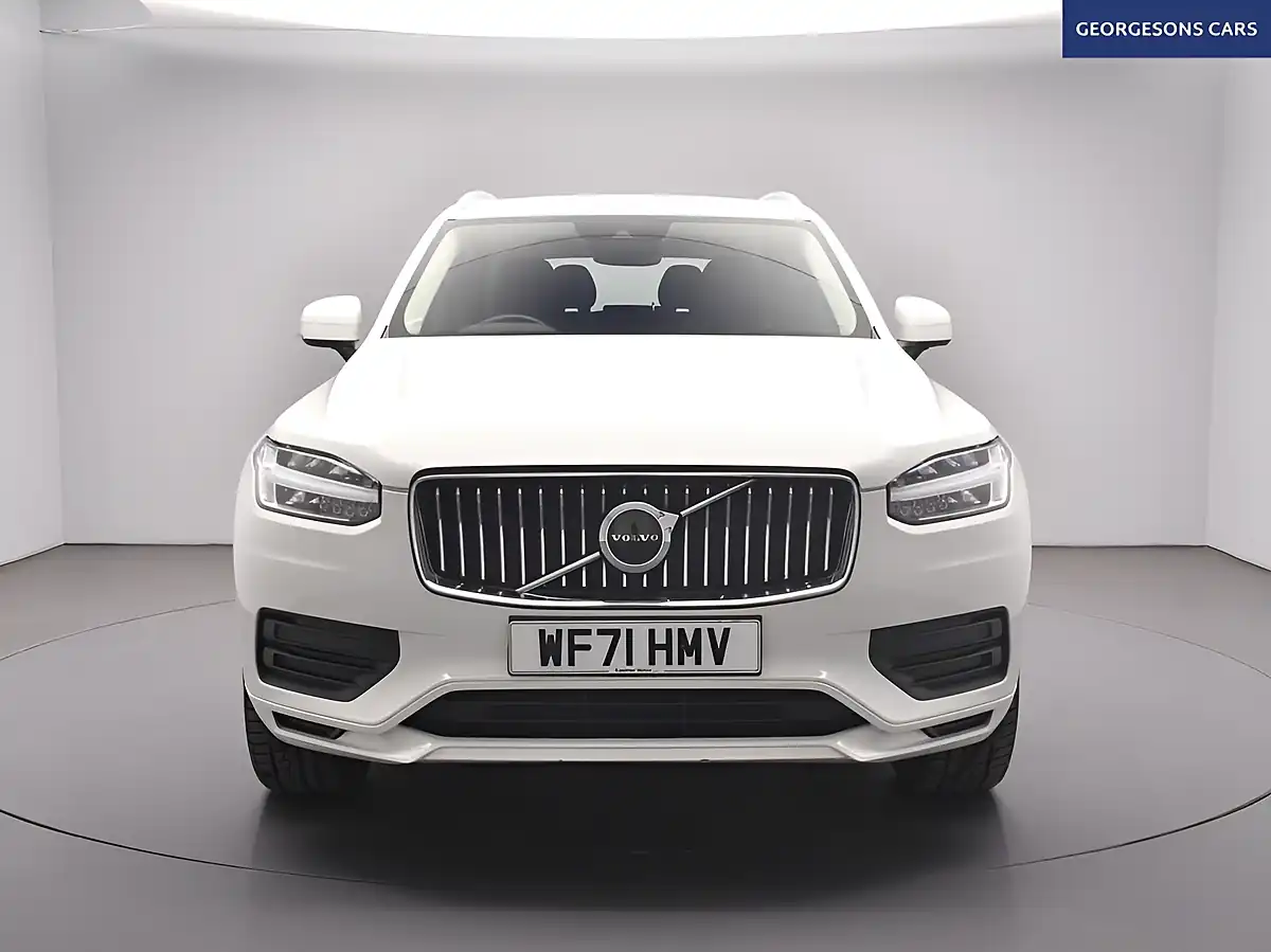 Used 2021 Volvo XC90 Momentum White - Interior and Exterior details 4