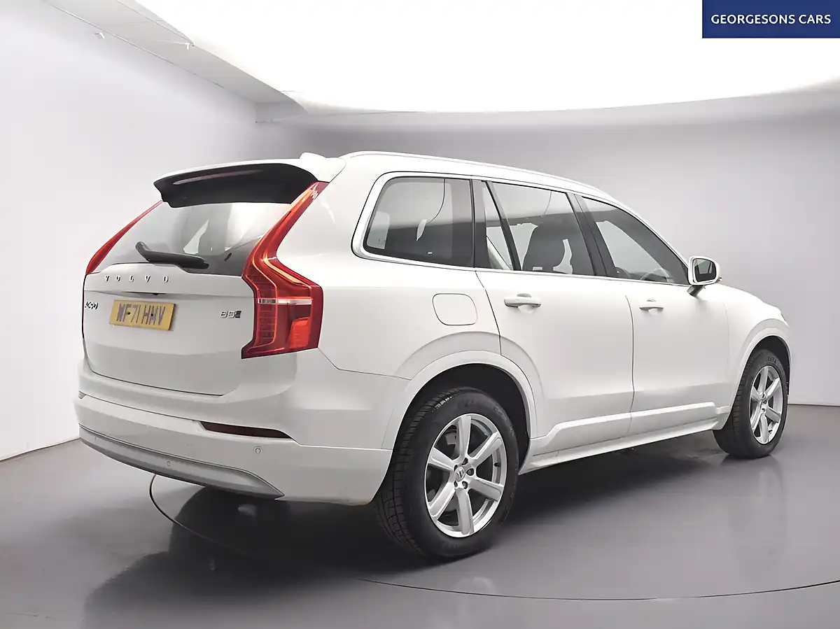 Used 2021 Volvo XC90 Momentum White - Interior and Exterior details 7