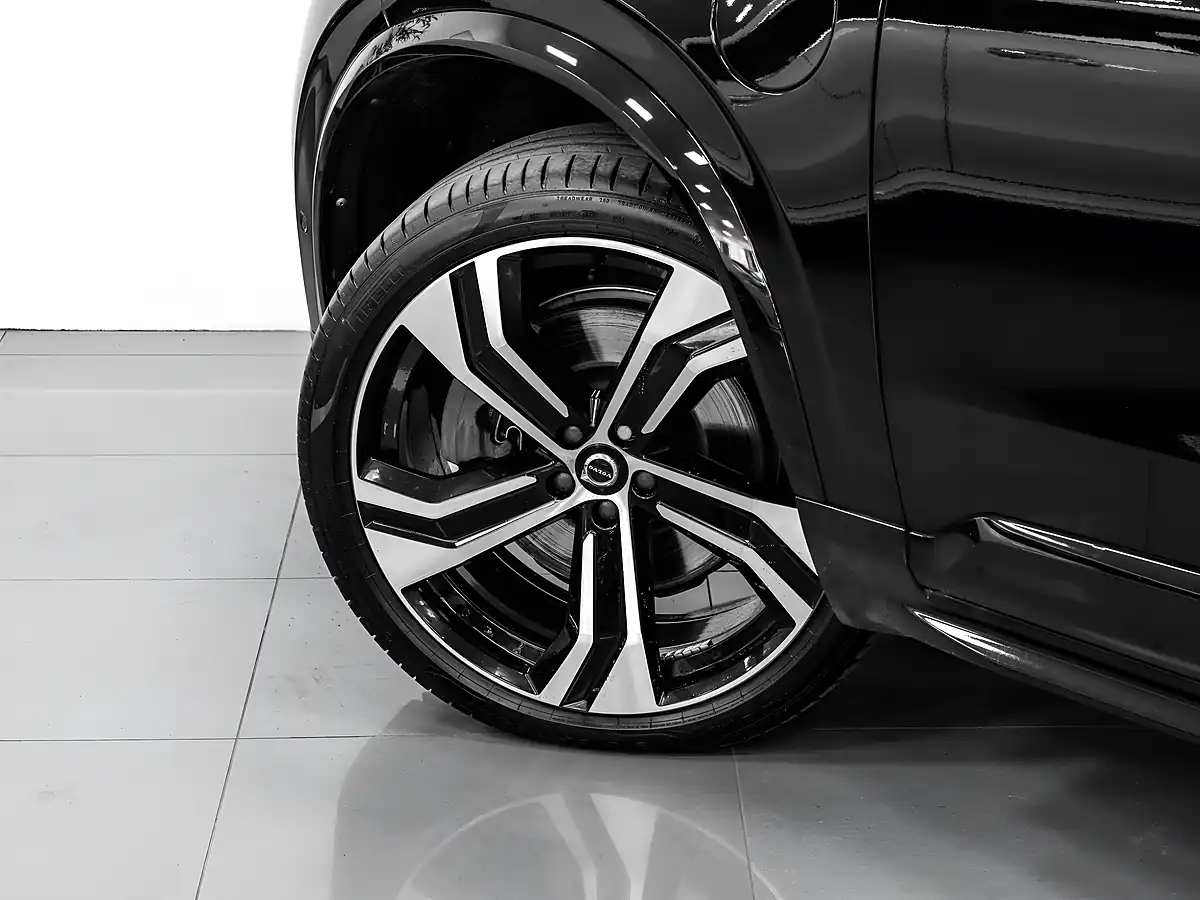 Used 2021 Volvo XC90 R-Design Black - Interior and Exterior details 8