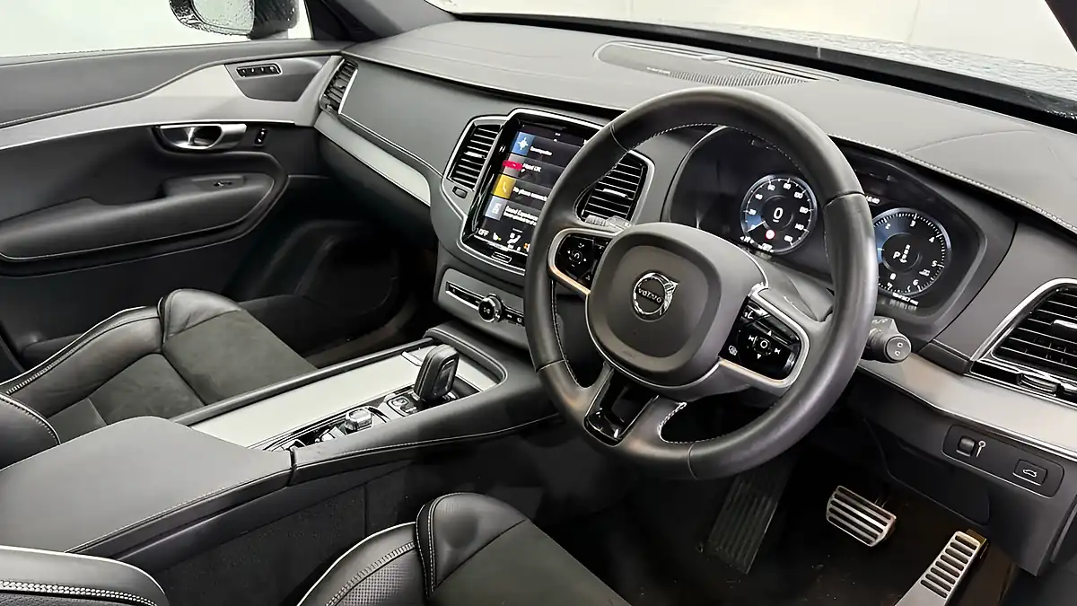 Used 2021 Volvo XC90 R-Design Grey - Interior and Exterior details 10