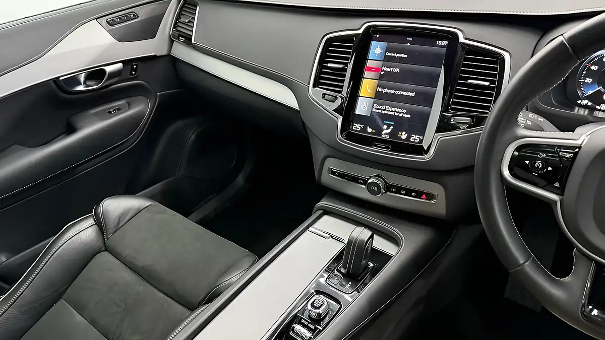Used 2021 Volvo XC90 R-Design Grey - Interior and Exterior details 17