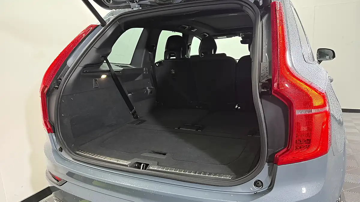 Used 2021 Volvo XC90 R-Design Grey - Interior and Exterior details 20