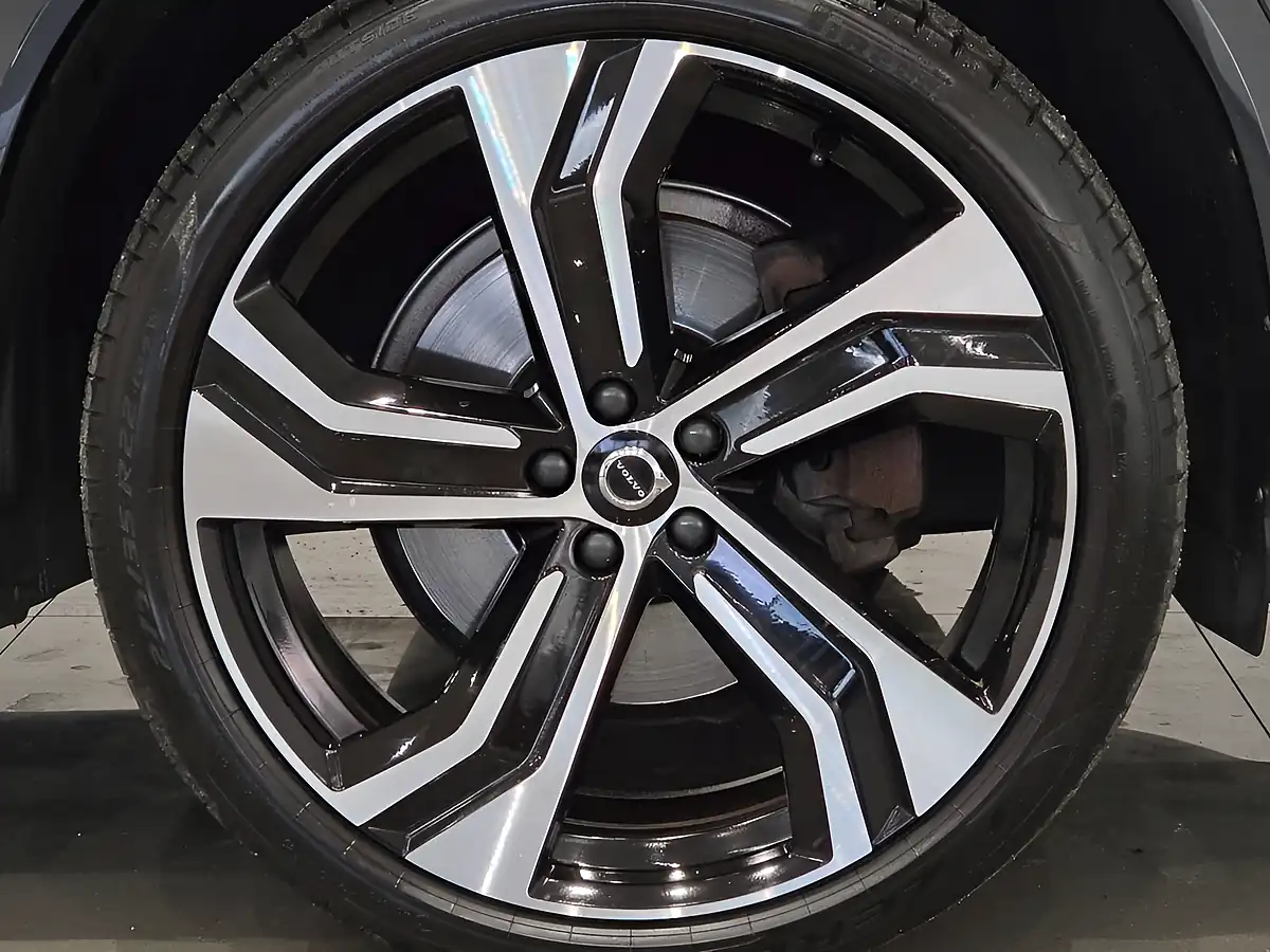 Used 2021 Volvo XC90 R-Design Pro Savile Grey - Interior and Exterior details 5