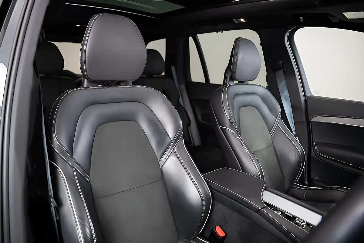 Used 2021 Volvo XC90 R-Design Pro Savile Grey - Interior and Exterior details 3