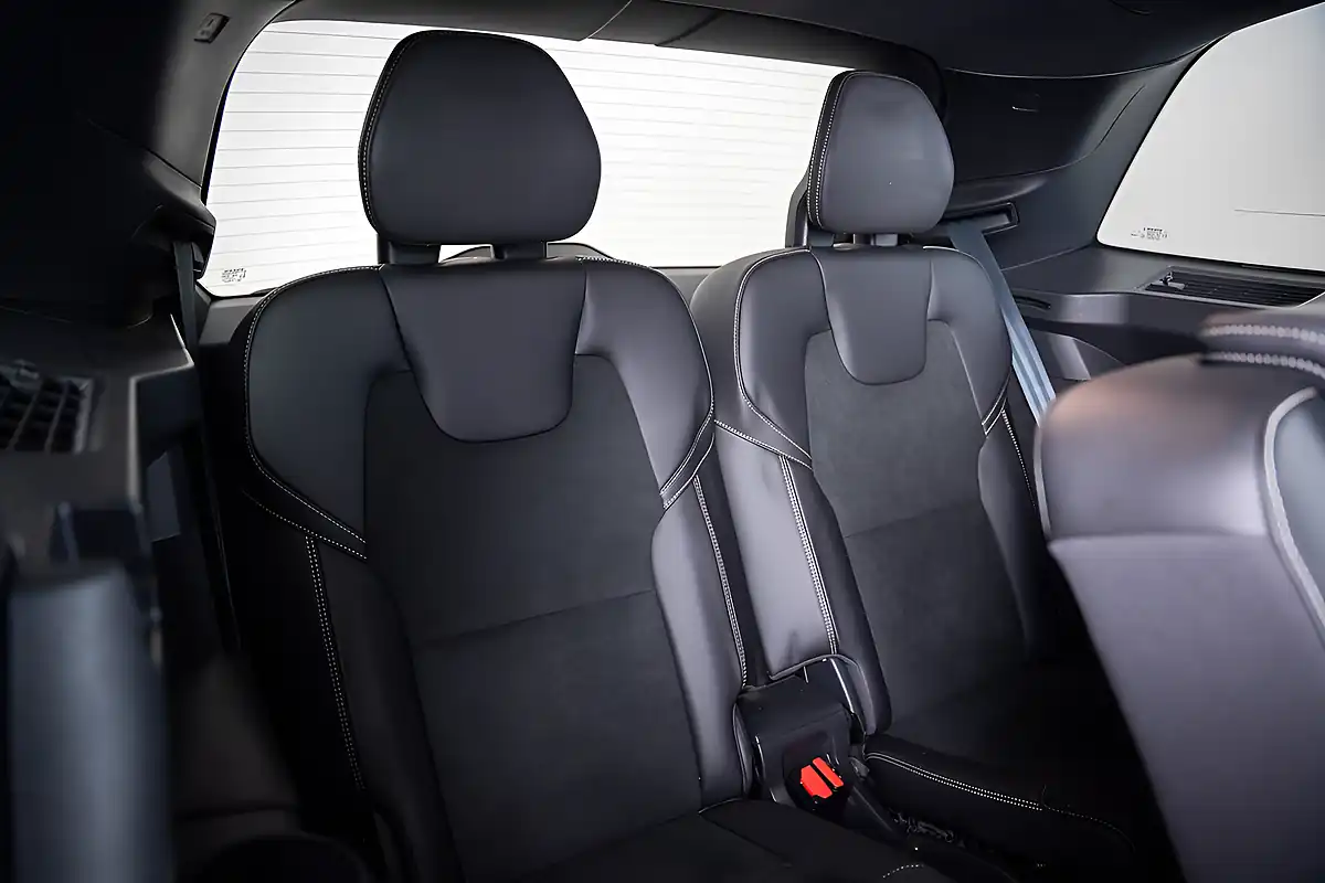 Used 2021 Volvo XC90 R-Design Pro Savile Grey - Interior and Exterior details 5