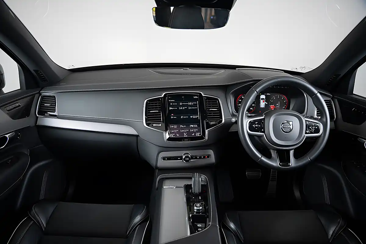 Used 2021 Volvo XC90 R-Design Pro Savile Grey - Interior and Exterior details 6