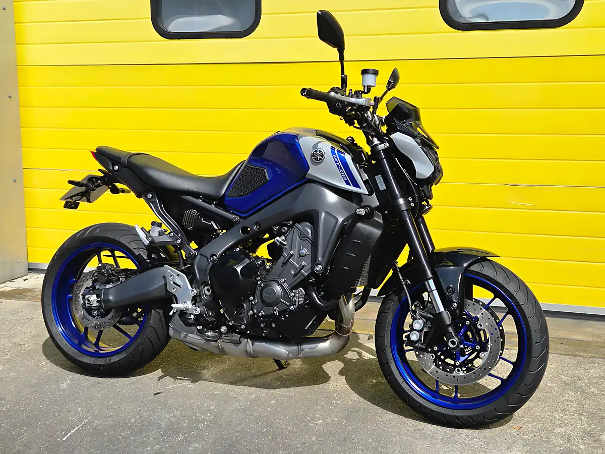 Used 2021 Yamaha MT-09 Abs Blue - Interior and Exterior details 3