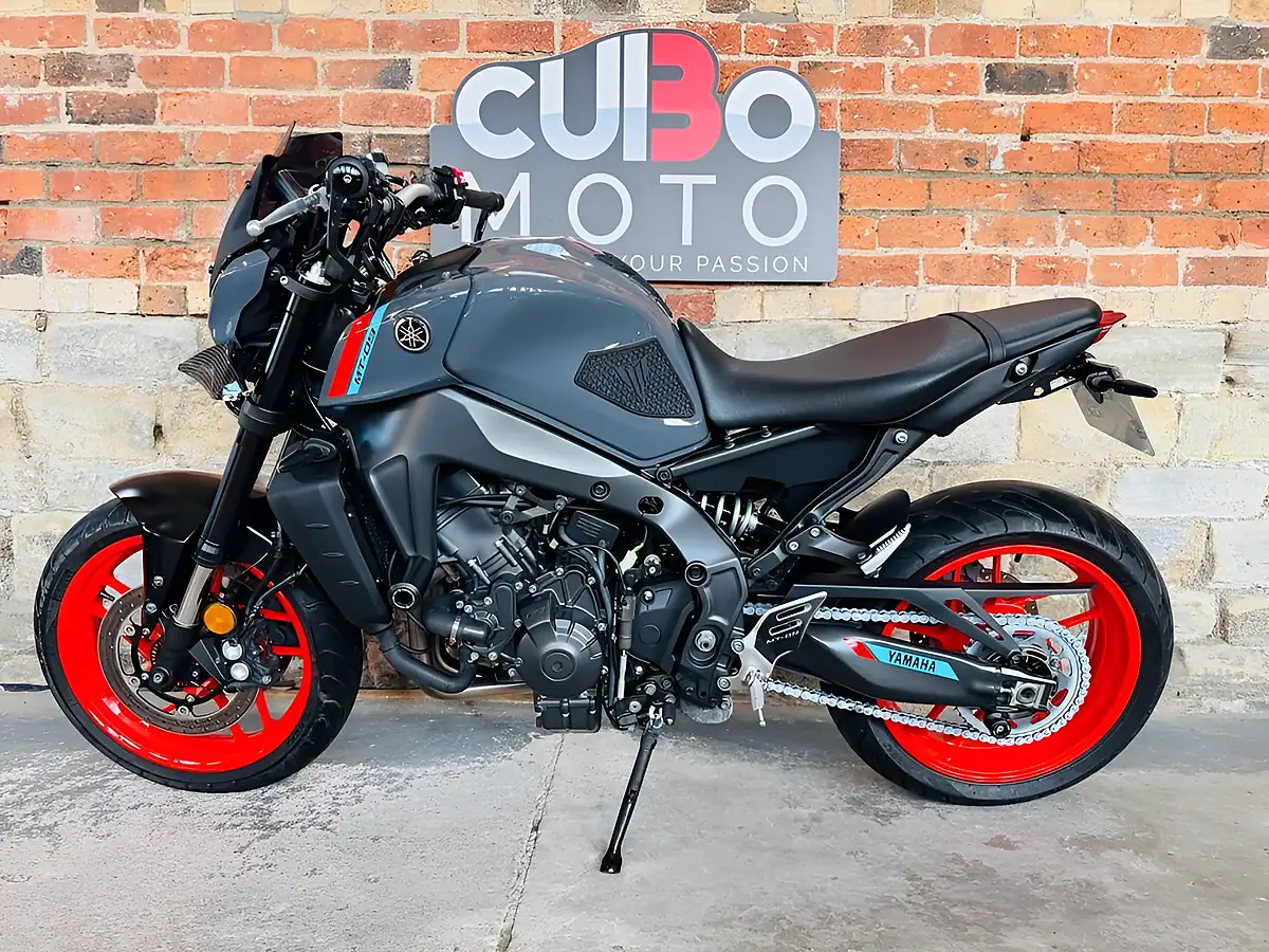 Used 2021 Yamaha MT-09 Abs Grey - Interior and Exterior details 11